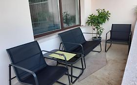 Ten'S Apartment - Spatios Si Linistit
